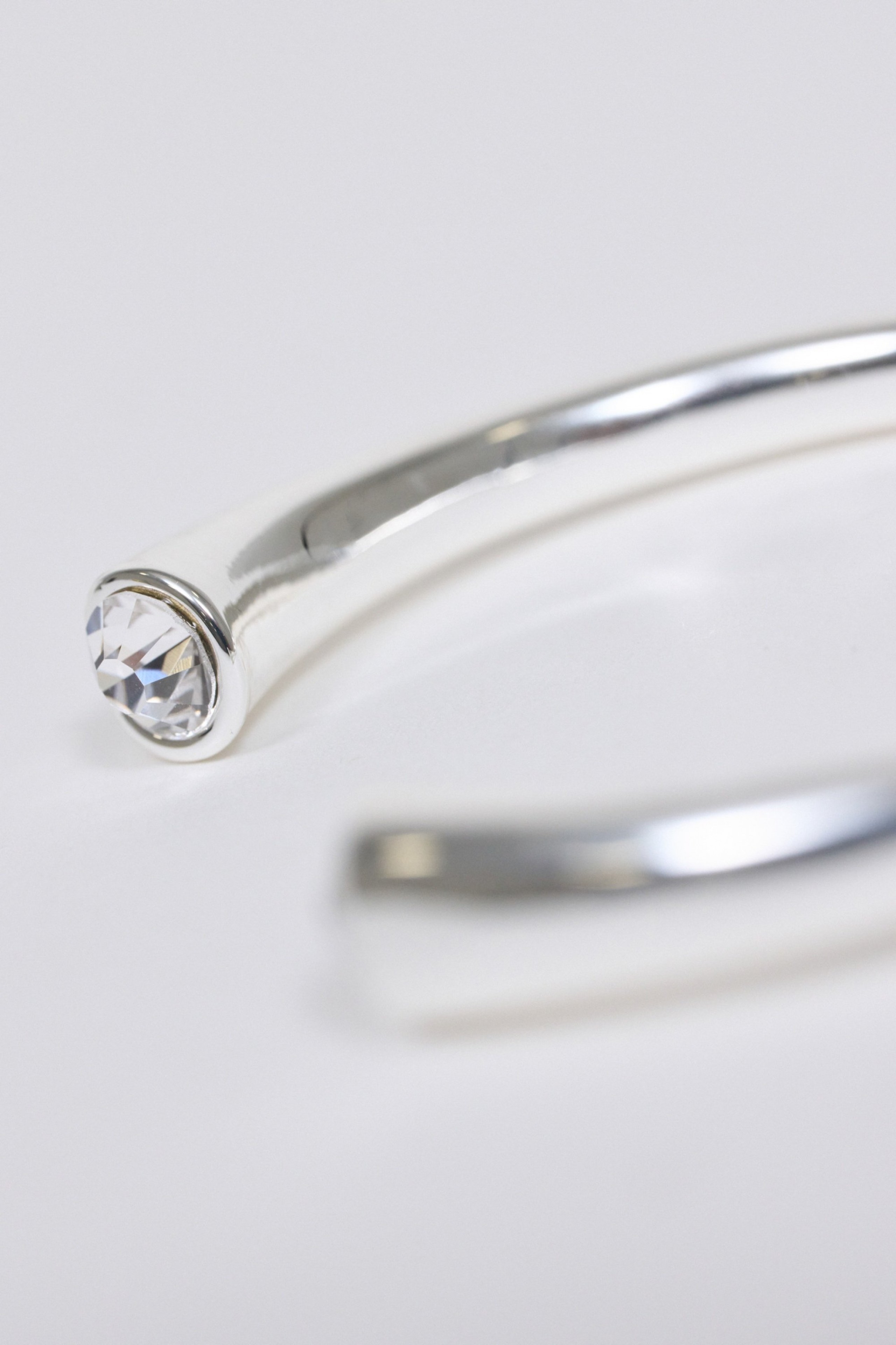 ADJUSTABLE BRACELET WITH SHINY DETAIL