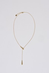 COLLAR DORADO CON COLGANTE