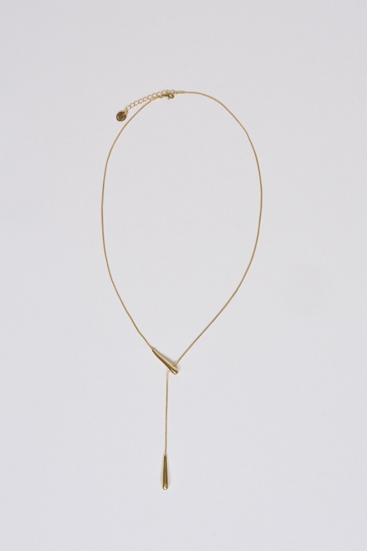 COLLAR DORADO CON COLGANTE