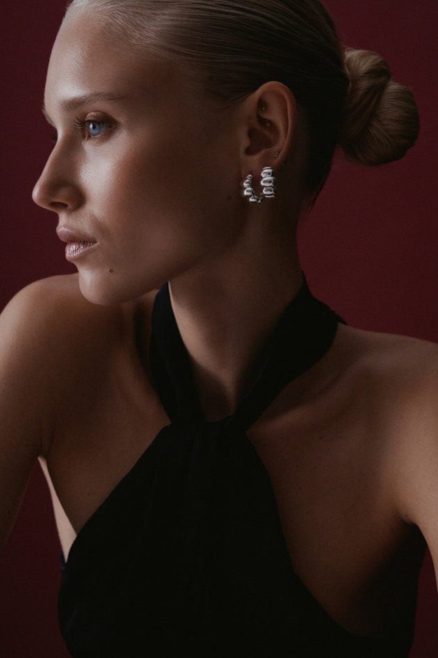 EMBOSSED HOOP EARRINGS