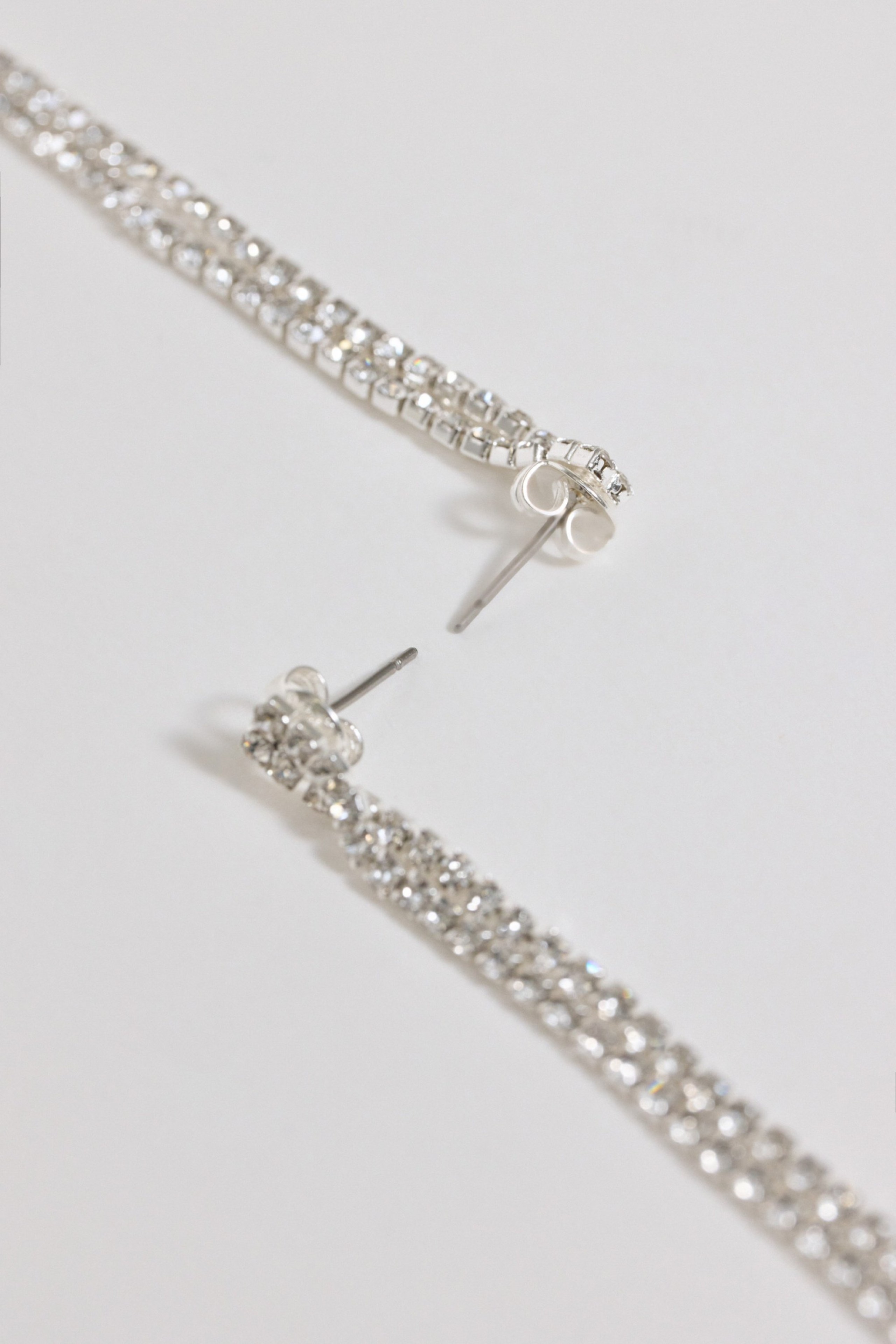LONG EARRINGS WITH SPARKLING DETAILS