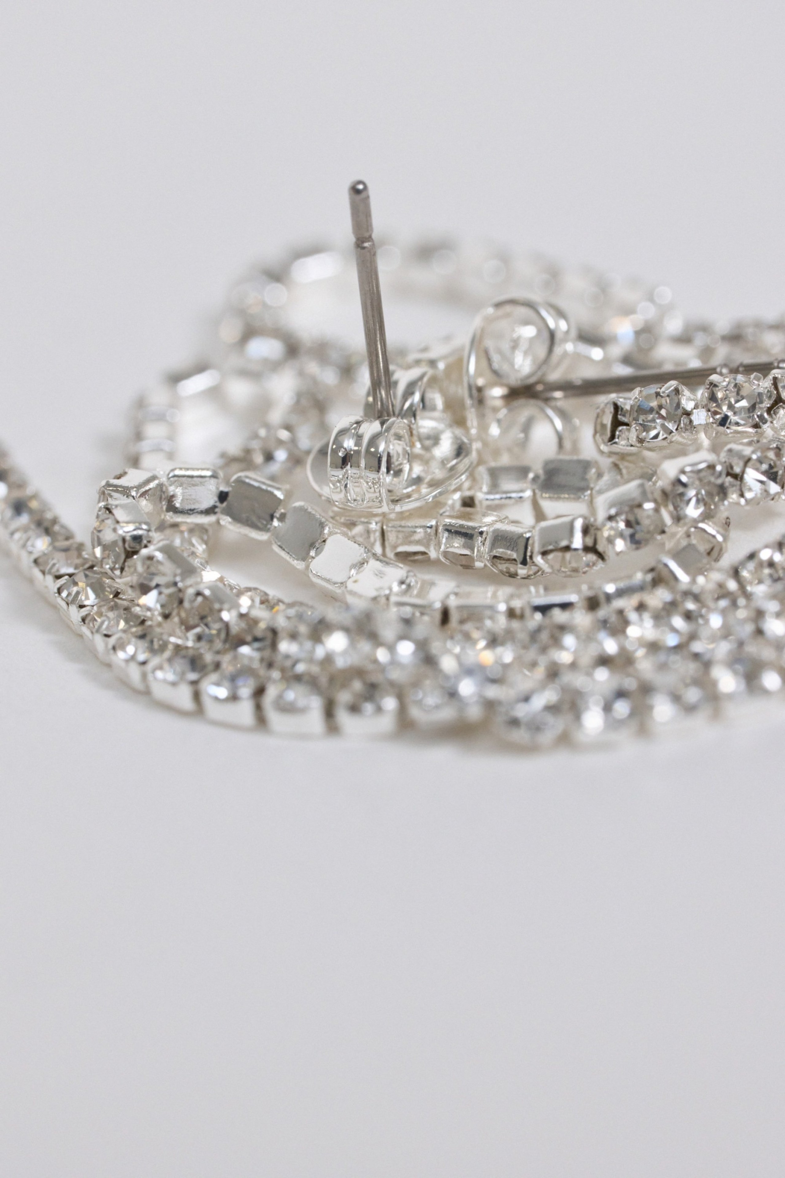 LONG EARRINGS WITH SPARKLING DETAILS
