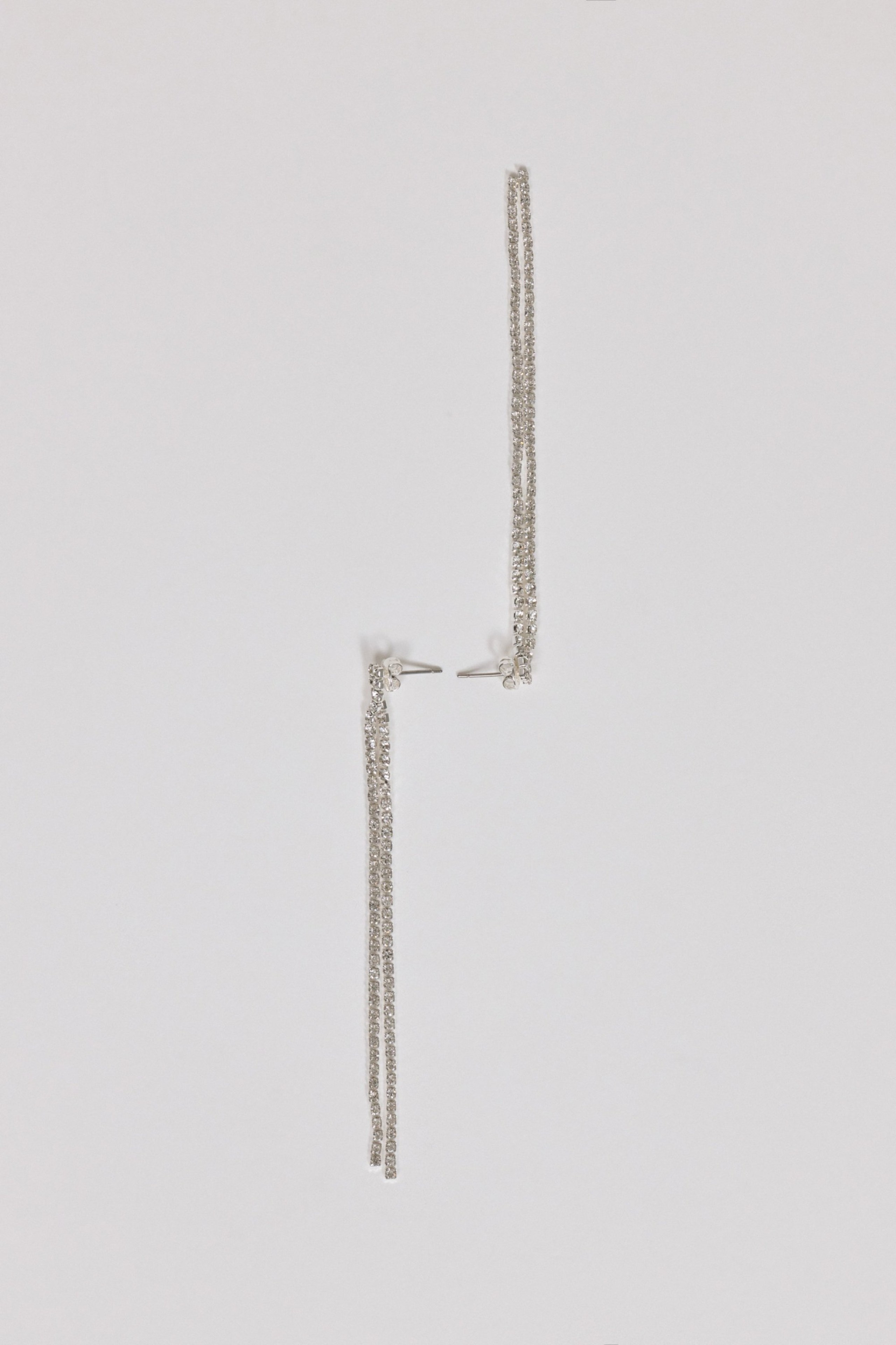 LONG EARRINGS WITH SPARKLING DETAILS