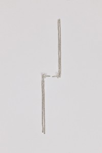 LANGE OORBELLEN MET GLANZENDE DETAILS