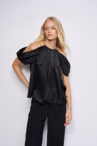 TEXTURED OFF-THE-SHOULDER TOP TEXTURED OFF-THE-SHOULDER TOP
