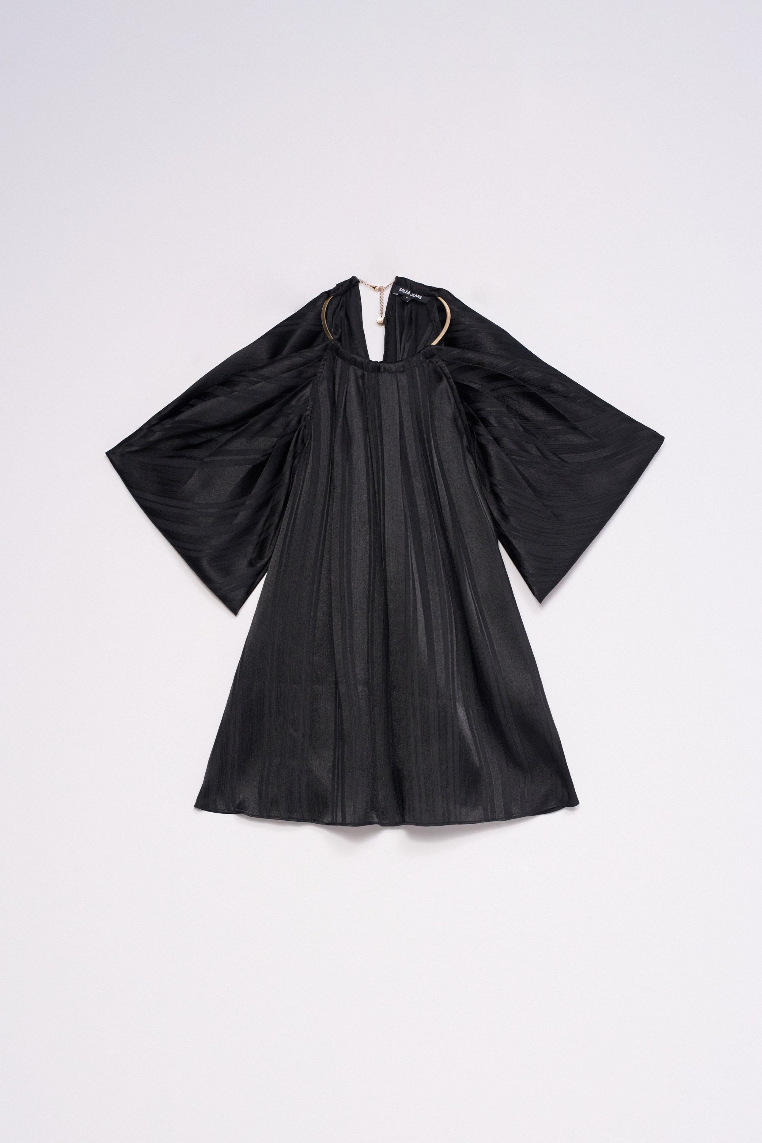 TEXTURED OFF-THE-SHOULDER TOP
