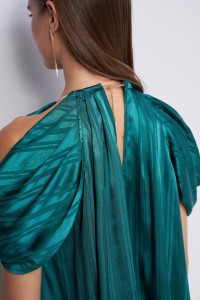 TEXTURED OFF-THE-SHOULDER TOP TEXTURED OFF-THE-SHOULDER TOP