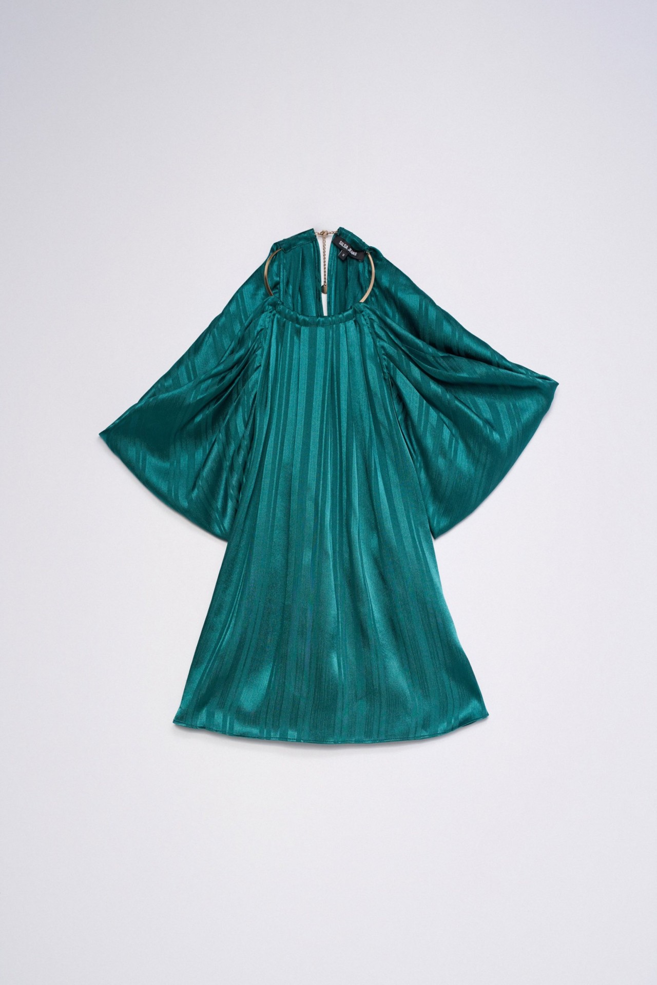 TEXTURED OFF-THE-SHOULDER TOP