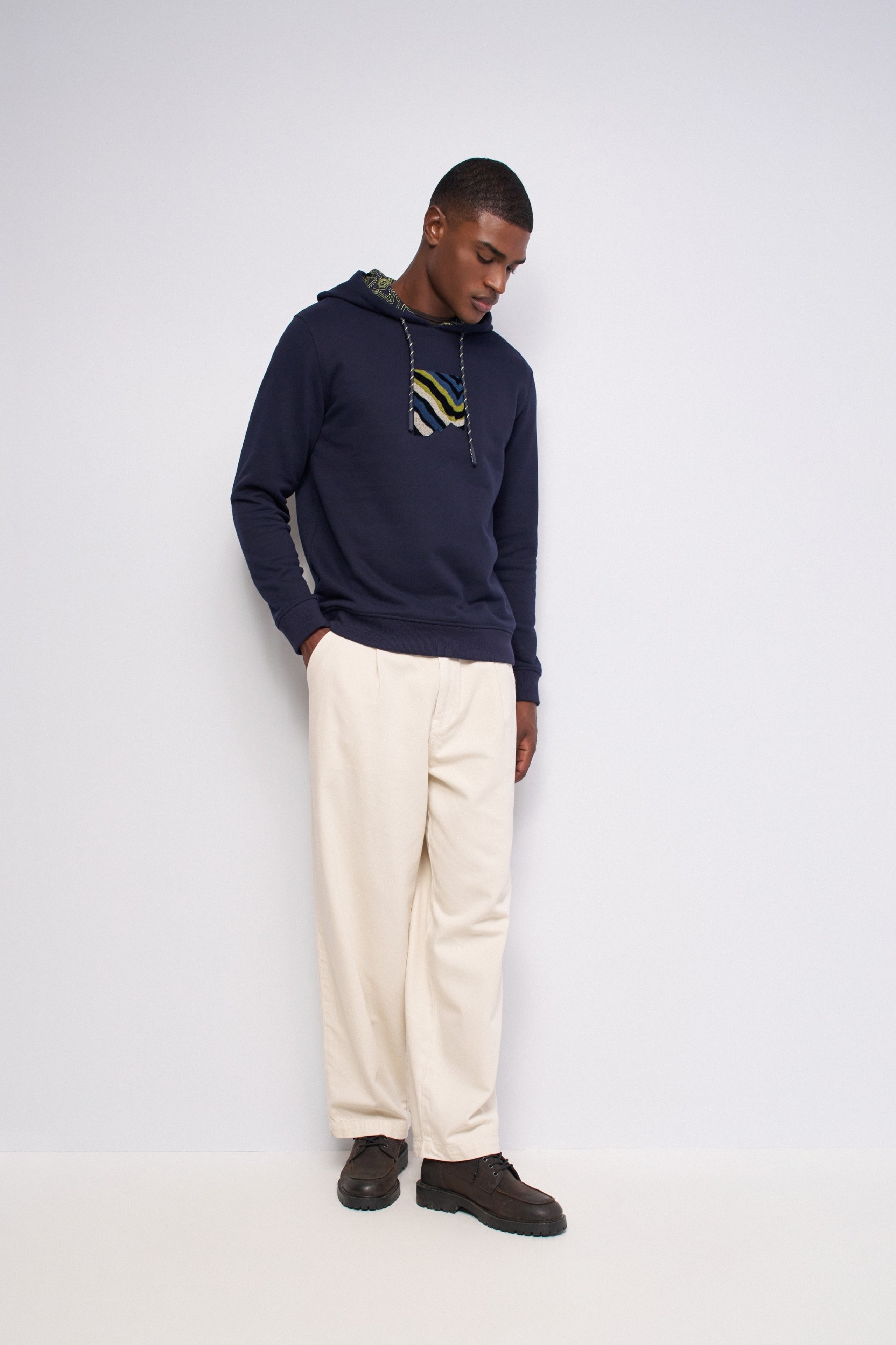 SWEATSHIRT ESTAMPADA COM CAPUZ