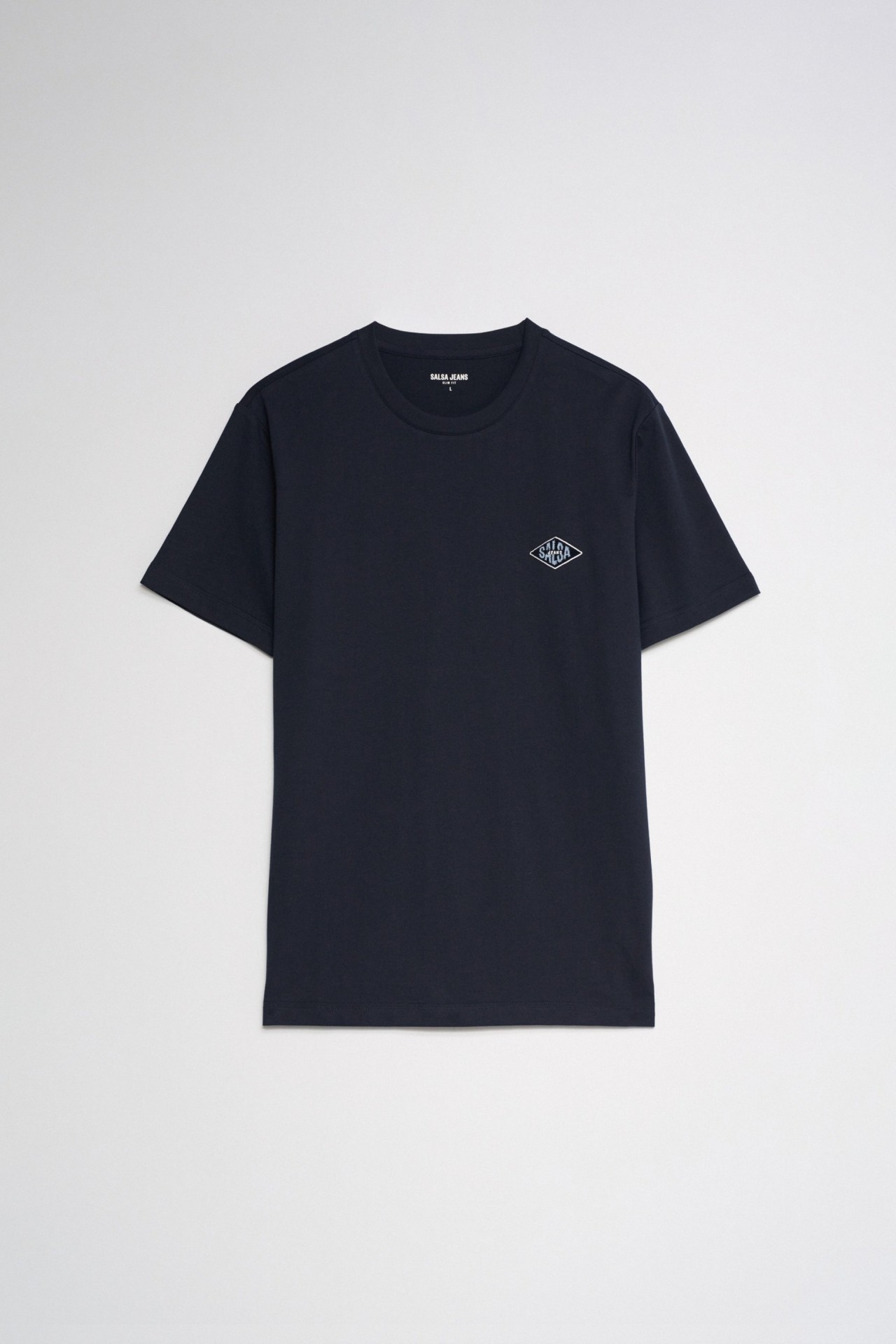 CAMISETA CON BRANDING