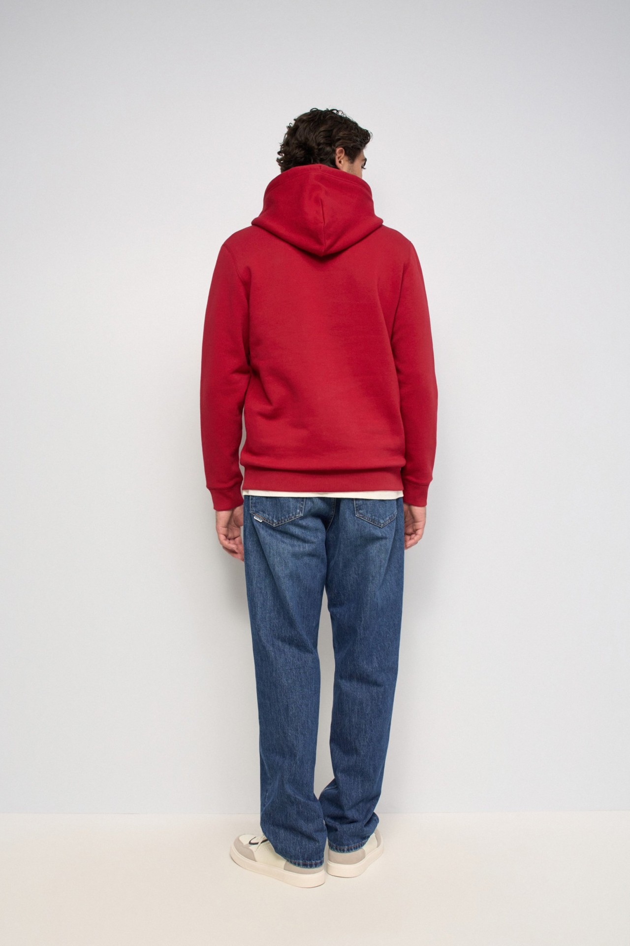 HOODED SWEATSHIRT