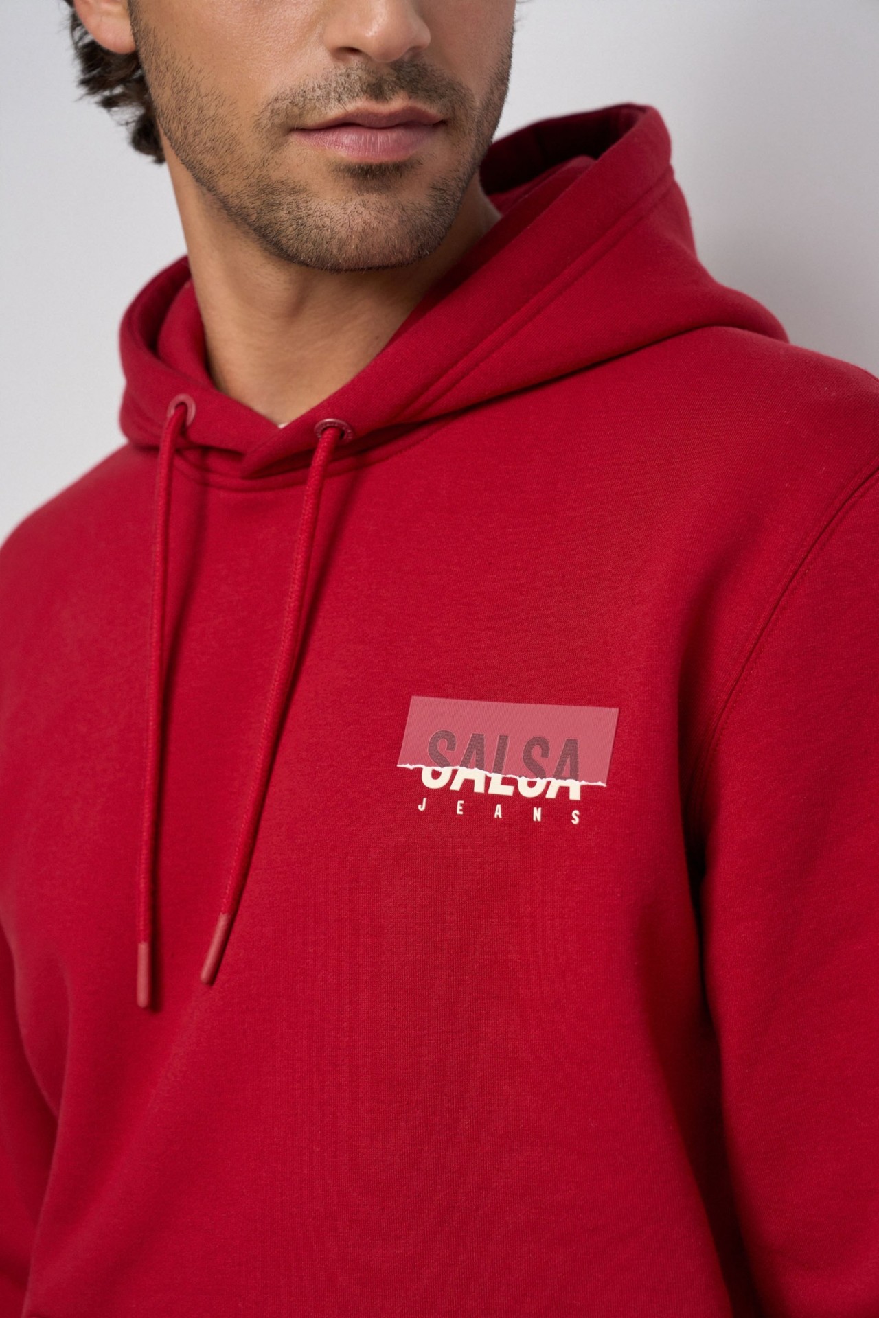 HOODED SWEATSHIRT