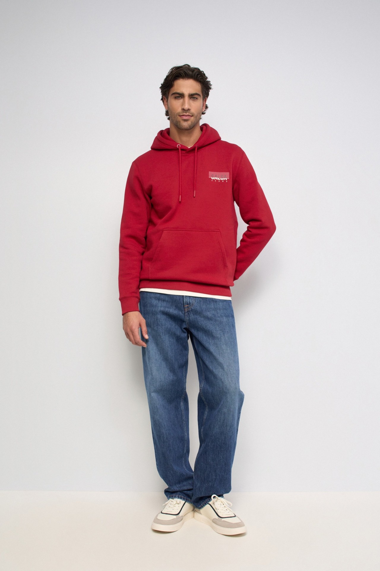 HOODED SWEATSHIRT