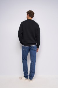 SUDADERA CON RELIEVE