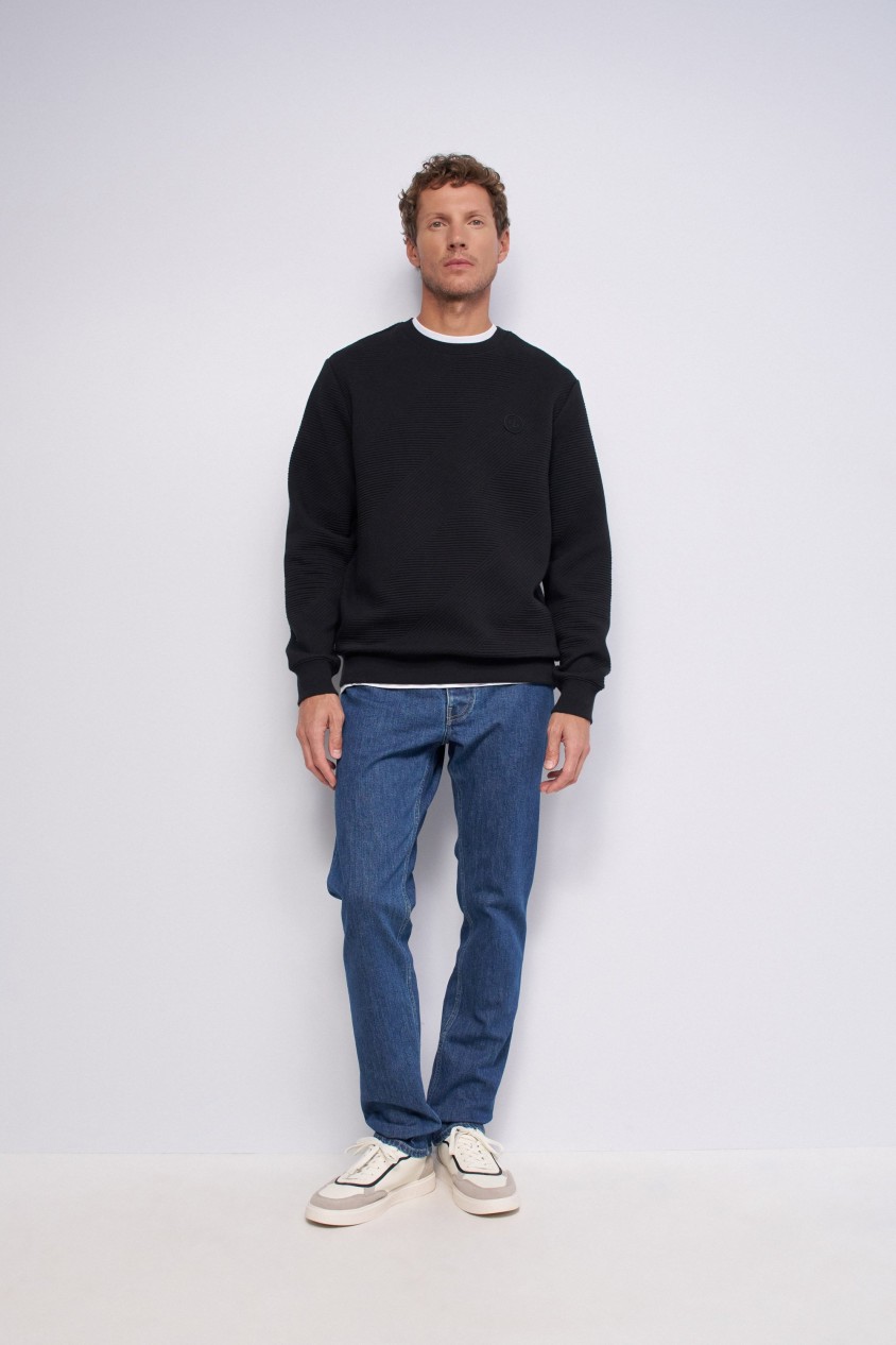 SWEATSHIRT MIT RELIEF