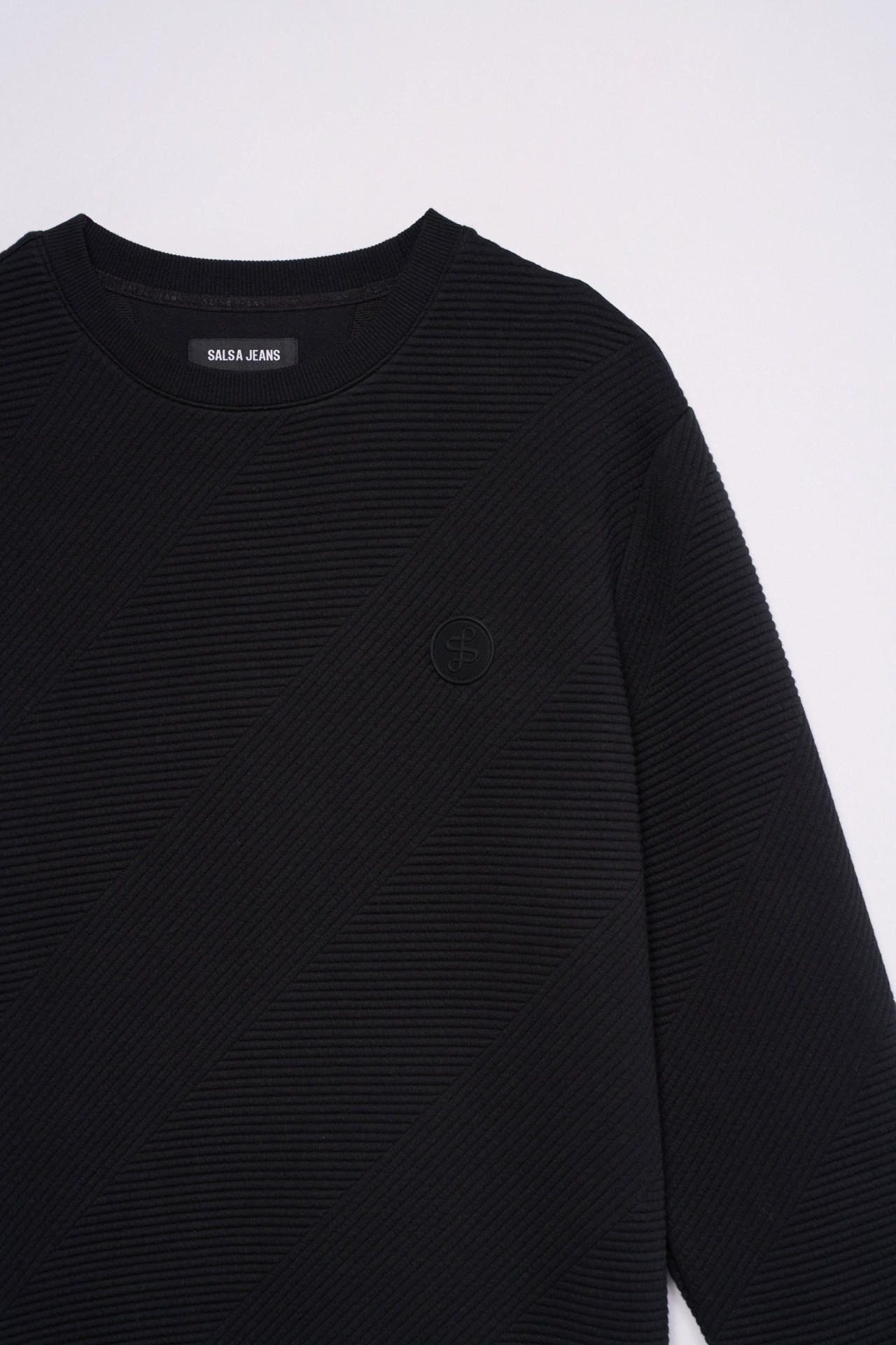 SUDADERA CON RELIEVE