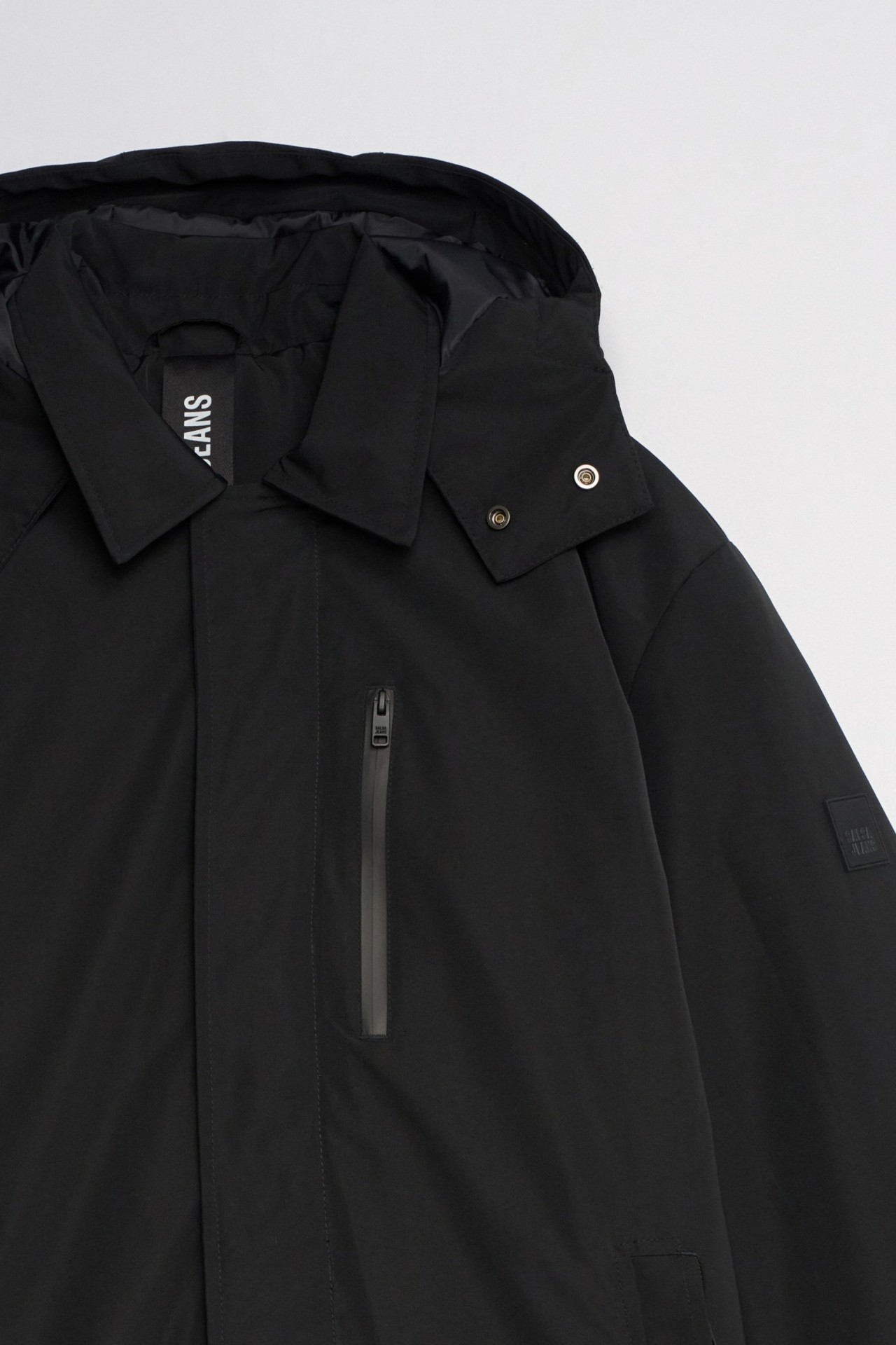 WATERPROOF PARKA