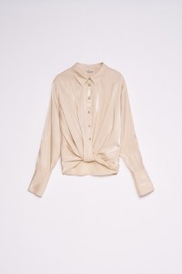 BLUSA SATINADA CON BRILLO