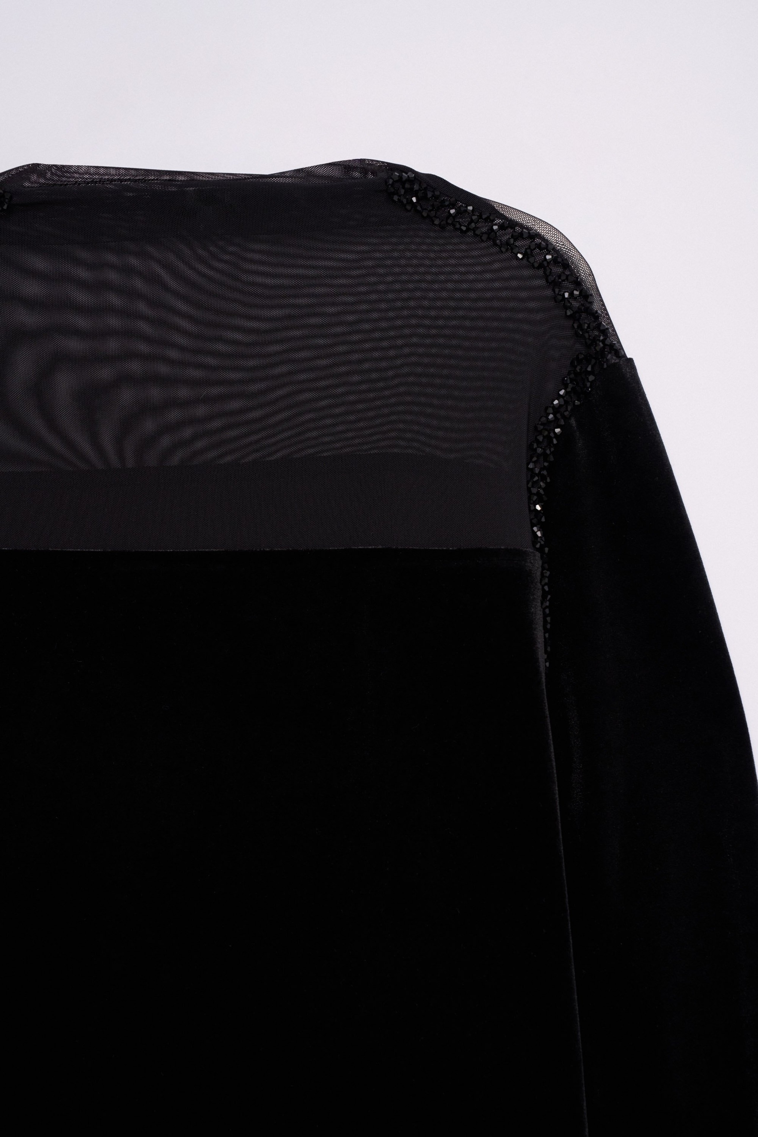SAMT-TOP MIT TRANSPARENTEN DETAILS