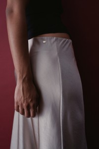 JUPE MIDI SATIN�E