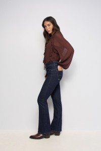JEANS SECRET PUSH IN BOOTCUT PERFECT SHAPE