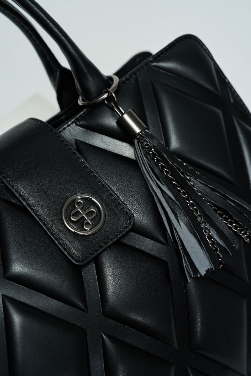 QUILTED LEATHER-EFFECT TOTE BAG