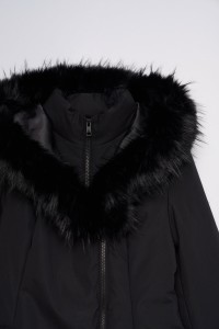 WATTIERTE JACKE MIT FELLIMITAT