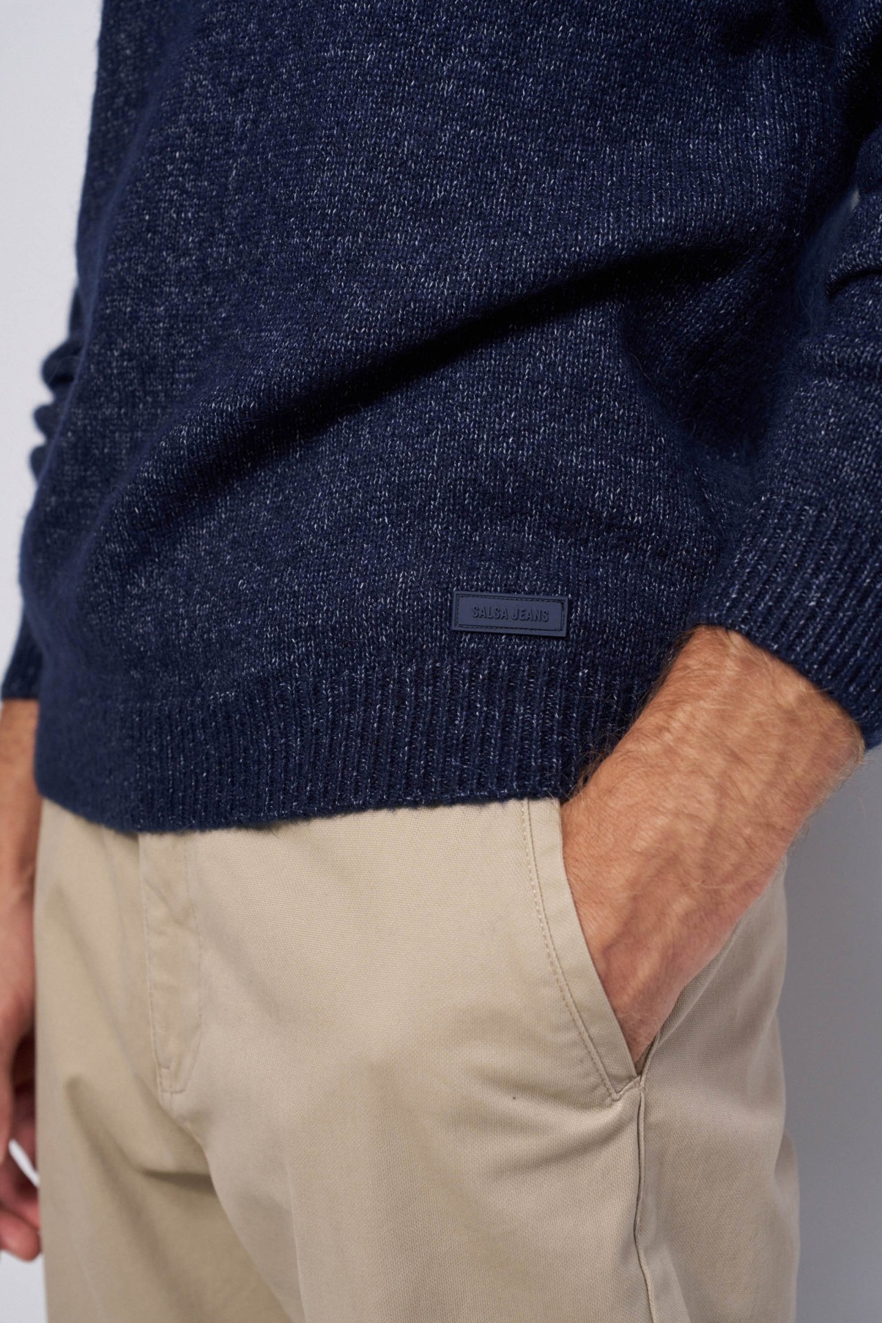 PULL EN MAILLE EFFET CHIN�