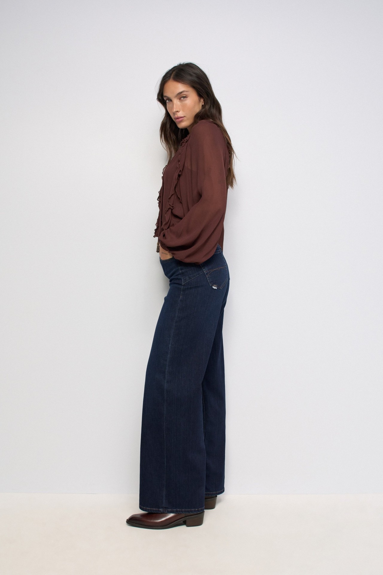 FAITH PUSH IN WIDE PERFECT SHAPE JEANS