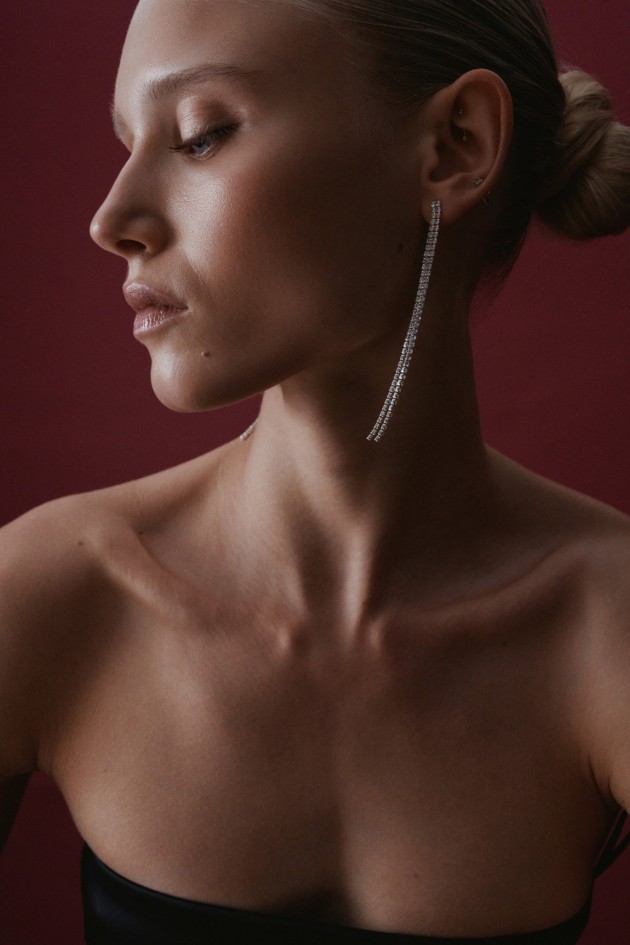 LONG EARRINGS WITH SPARKLING DETAILS