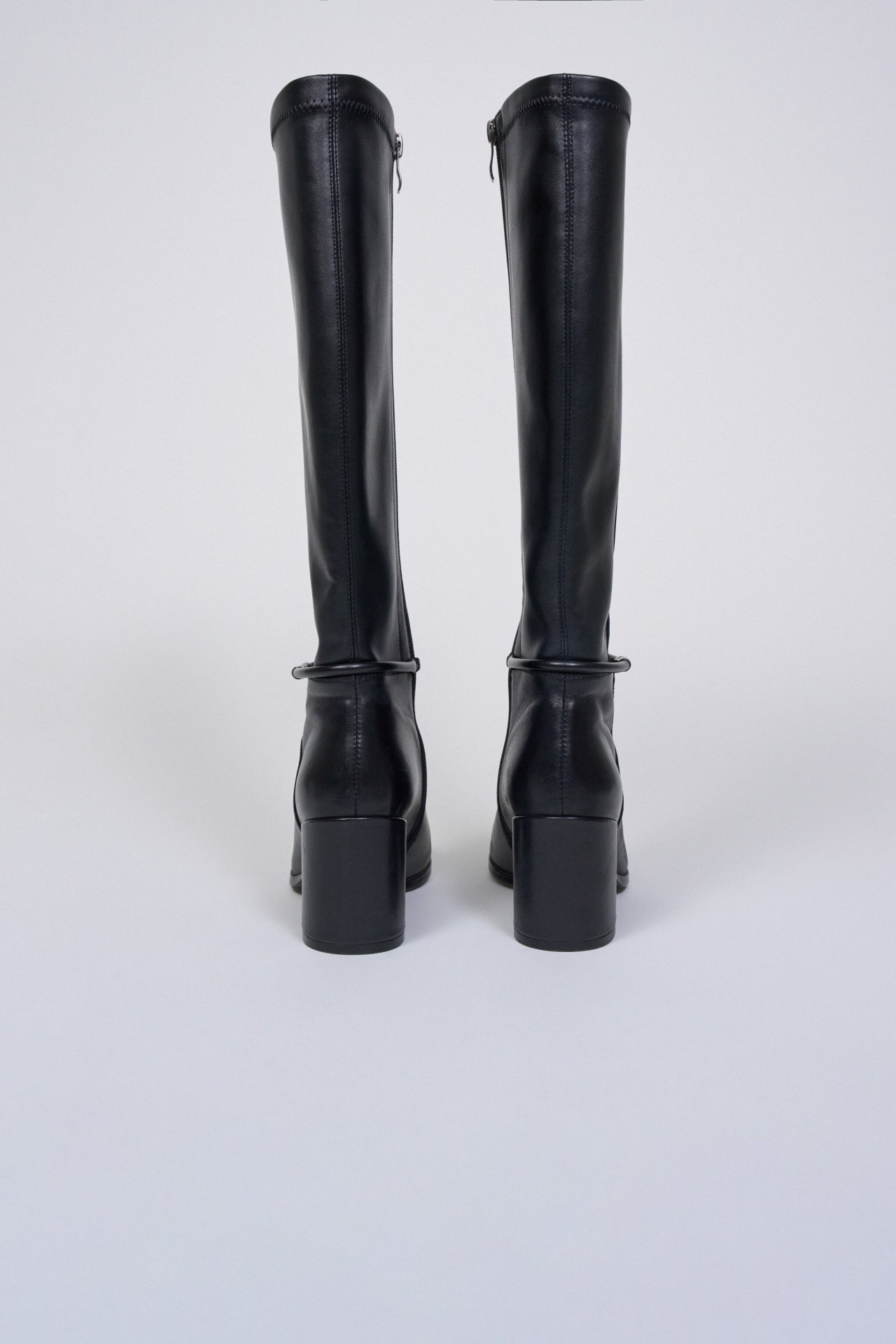 BOTTES HAUTES � TALON EN CUIR